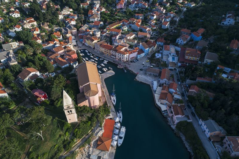 Luka Veli Lošinj